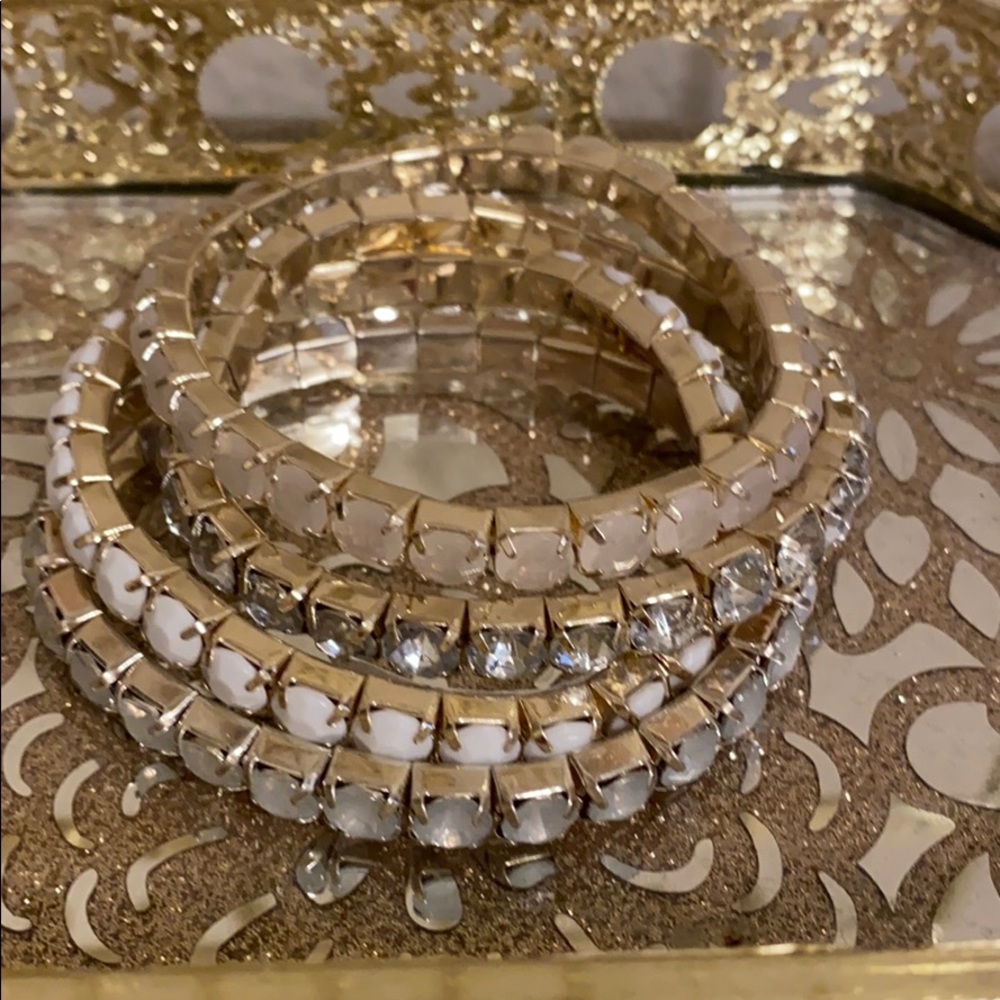 Set of 4 Beaded Bracelets Size OS EUC
